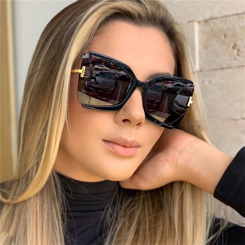 Stunning Celebrity Vybes Sunglass ( 4.9 ⭐⭐⭐⭐⭐ Reviews )
