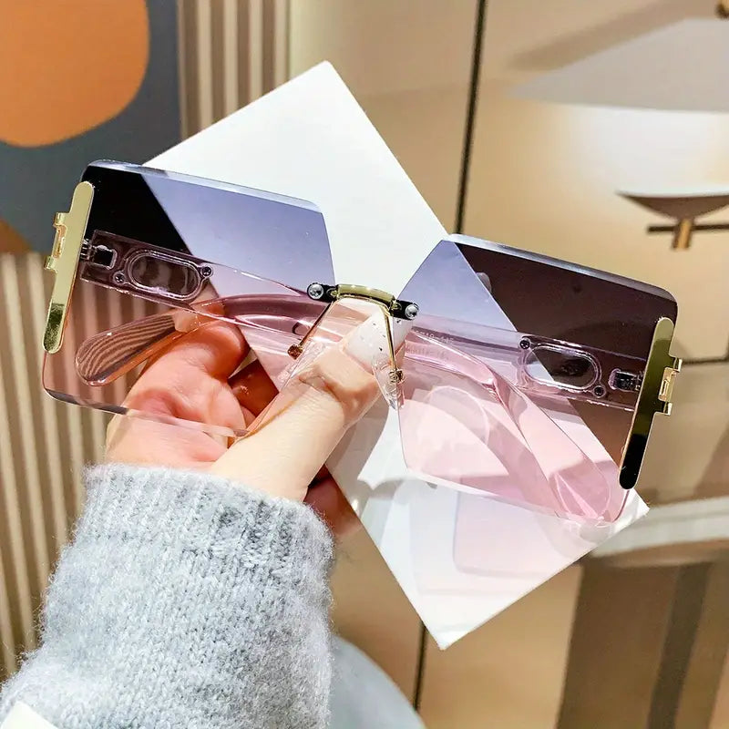 Stunning Celebrity Vybes Sunglass ( 4.9 ⭐⭐⭐⭐⭐ Reviews )