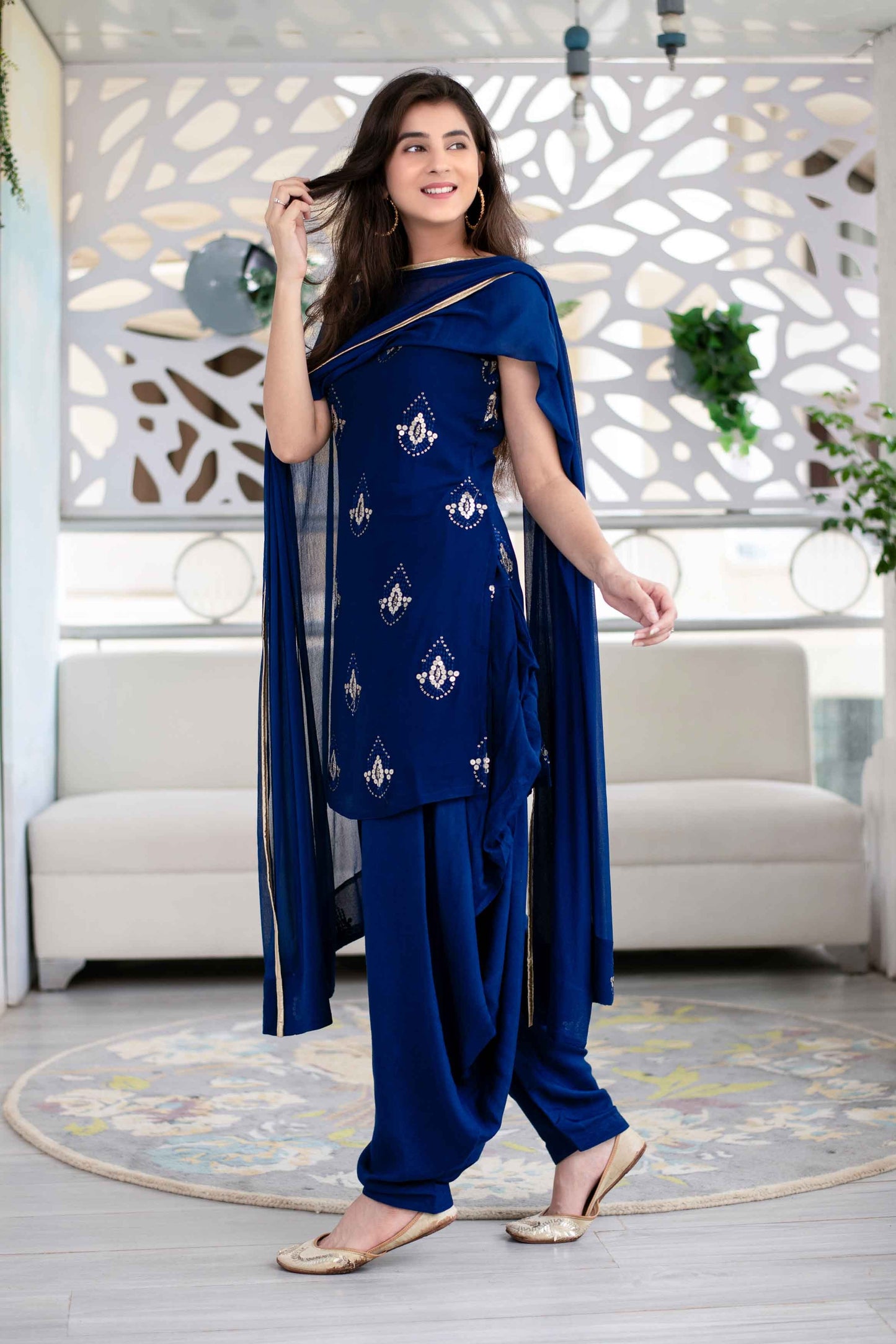 Deep Blue Georgette Round Neck Kurta Set (3-Piece Set)